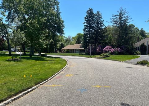 906 Thompson Drive Bay Shore NY 11706