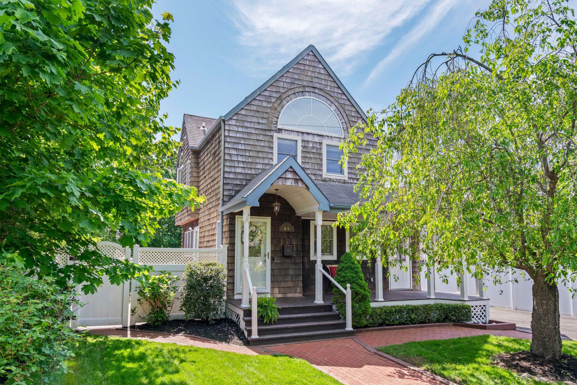 53 Irwin Place, Huntington, New York image 2