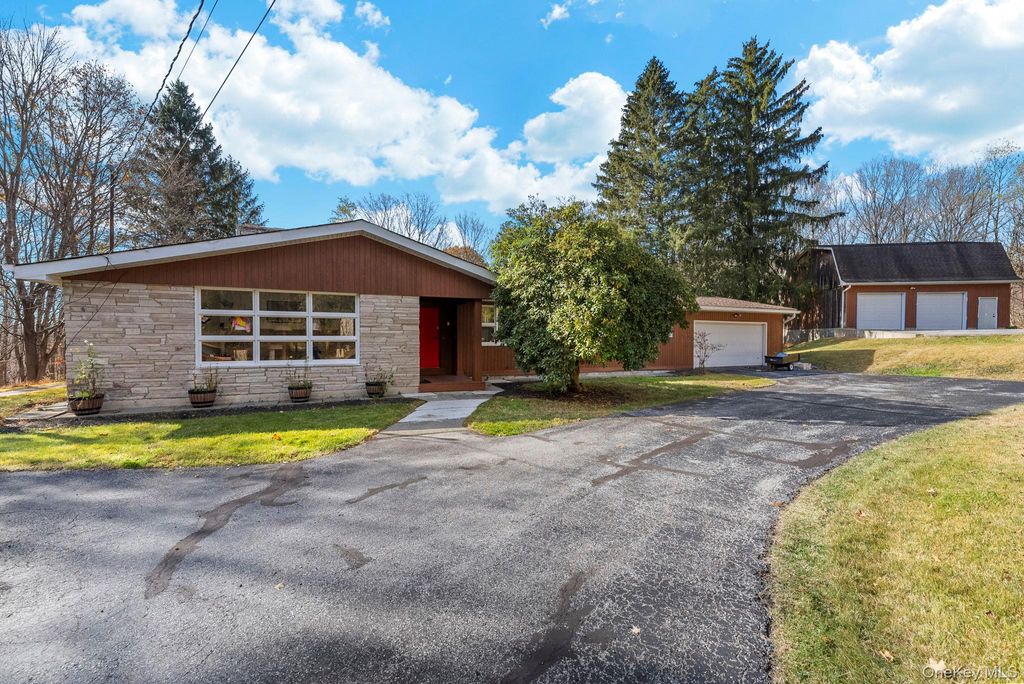 Photo of 45 BAKER Rd Road, Hopewell Junction, NY 12533 (MLS # 947317)