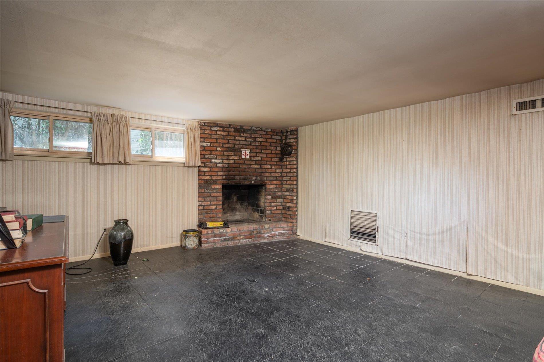 119 Reed Drive, Roslyn, New York image 7
