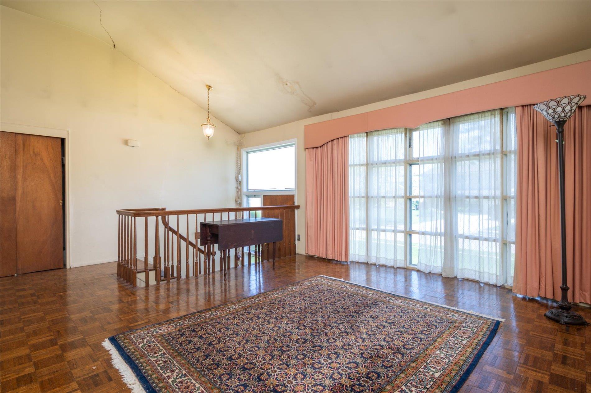 119 Reed Drive, Roslyn, New York image 4