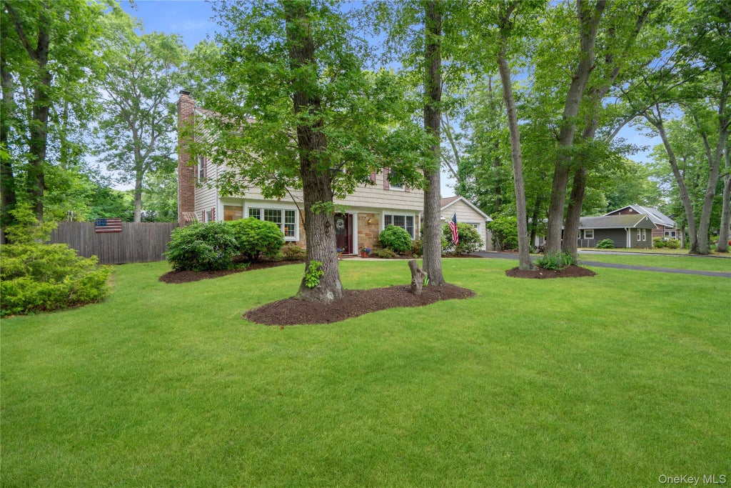 Photo of 3 Palfrey Street, Stony Brook, NY 11790 (MLS # 1048074)