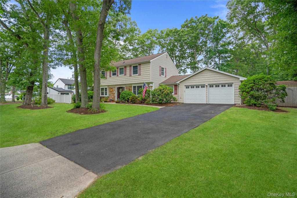 Photo of 3 Palfrey Street, Stony Brook, NY 11790 (MLS # 1048074)