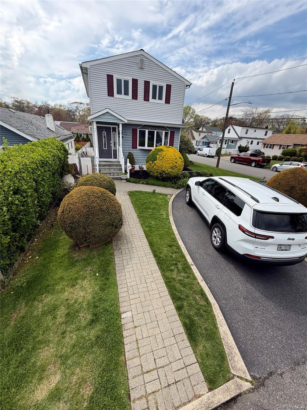 Photo of 27 Colonial Road, Copiague, NY 11726 (MLS # 994108)