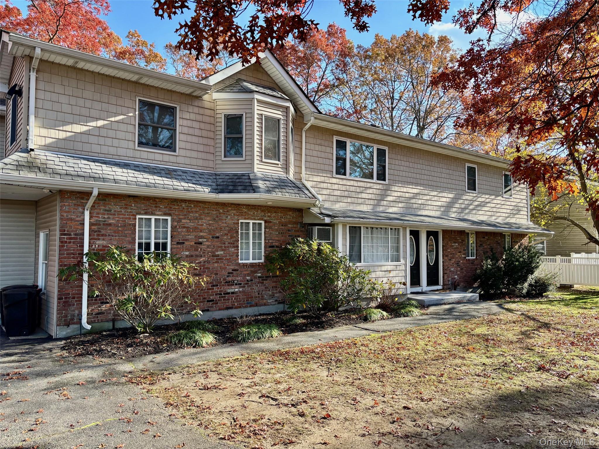 141-143 Oakdale Bohemia Road