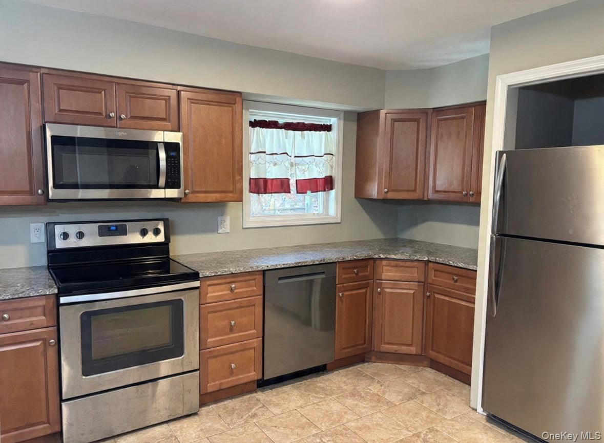 141-143 Oakdale Bohemia Road