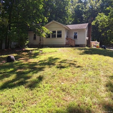 Photo of 40 Christian Avenue, Setauket, NY 11733 (MLS # 906332)