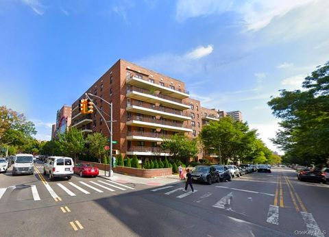 Photo of 137-10 Franklin Avenue #616, Flushing, NY 11355 (MLS # 930816)