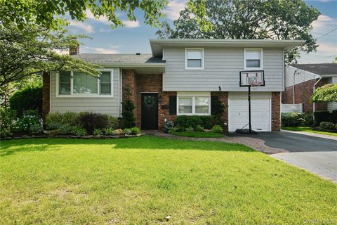 Photo of 1773 Roland Avenue, Wantagh, NY 11793 (MLS # 866470)
