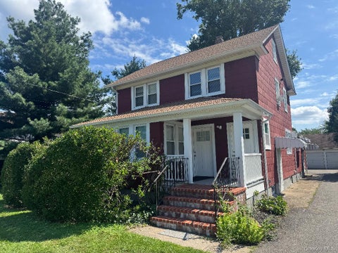Apartment For Rent - 96 W 21st Street #2ND FLOOR<br/> Suffolk County, Huntington Station, NY 11746