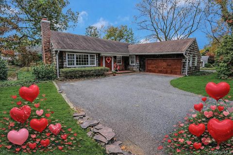 Photo of 9 Carlisle Drive, Northport, NY 11768 (MLS # 959504)