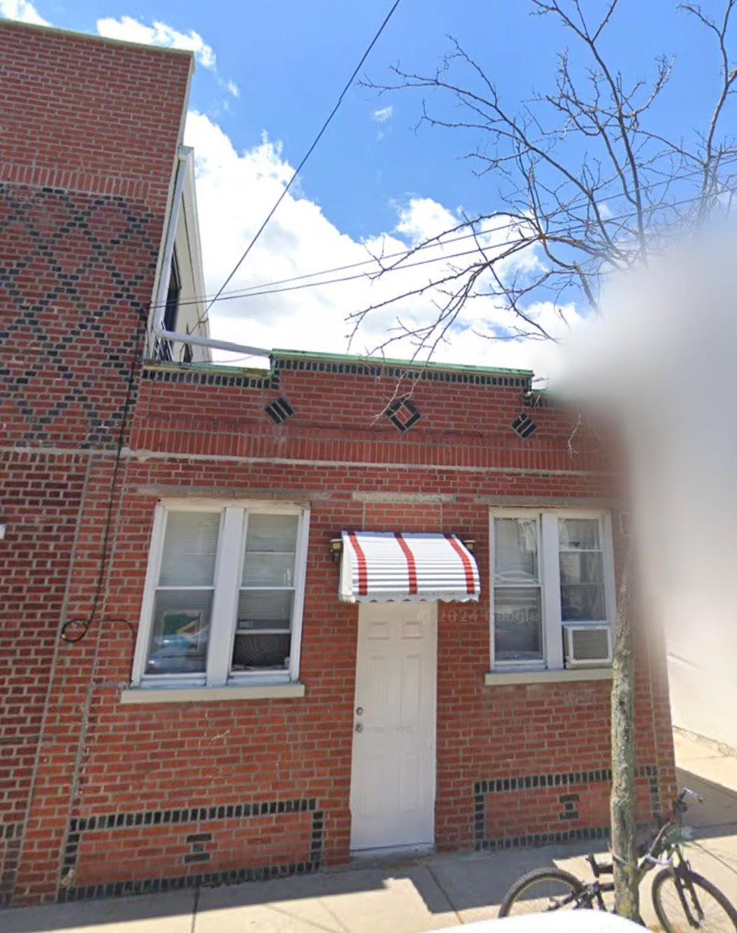 Sutter Avenue Ave, Ozone Park, Queens, NY - 1 Bedrooms  
1 Bathrooms - 