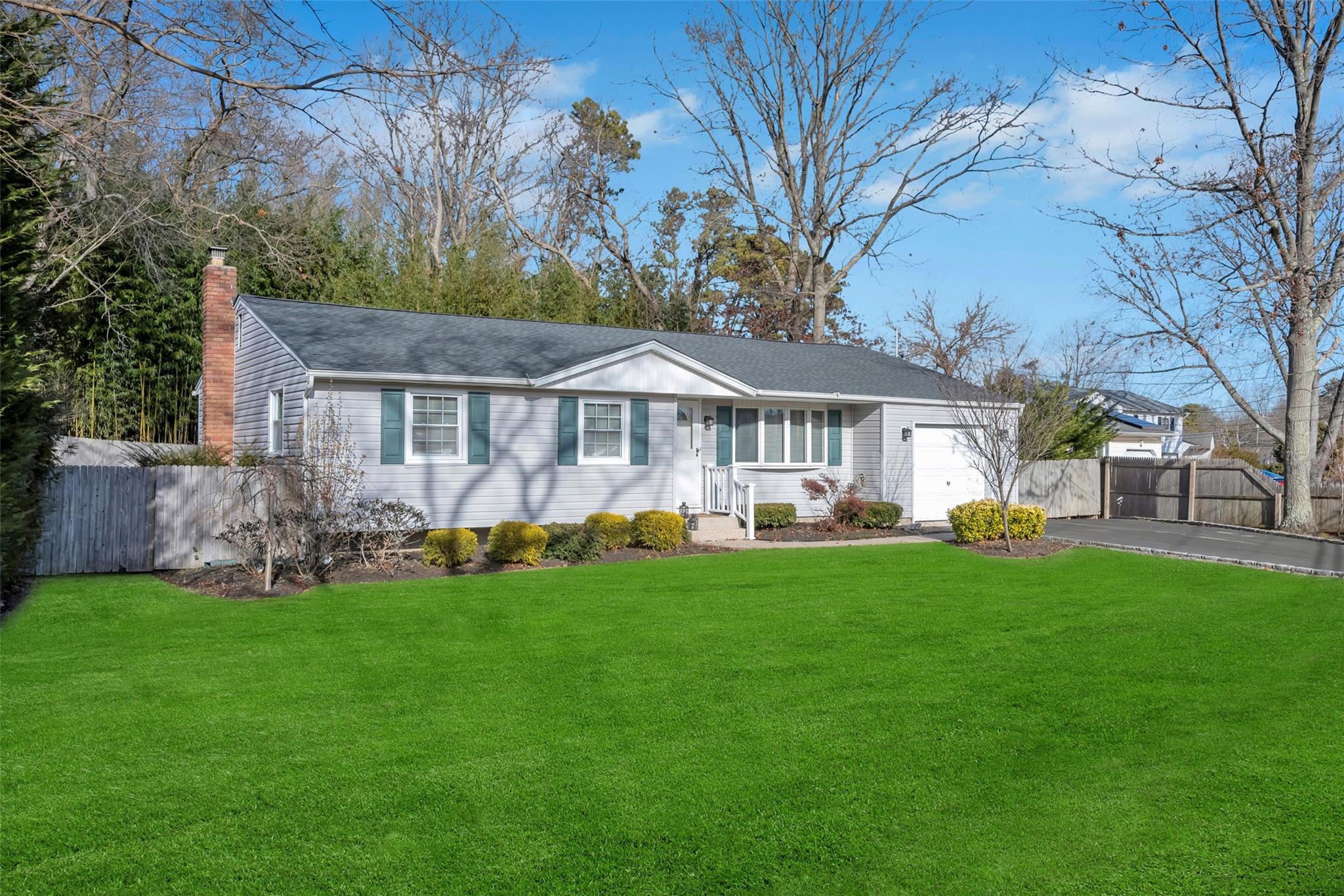 47 Hauppauge Road, Hauppauge, New York image 4