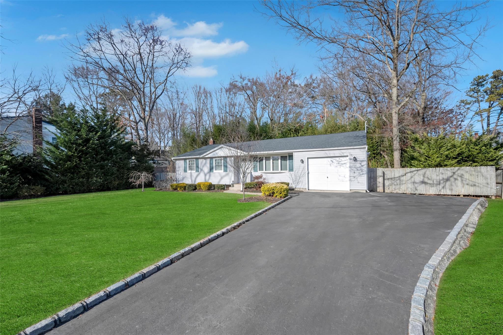 47 Hauppauge Road, Hauppauge, New York image 5