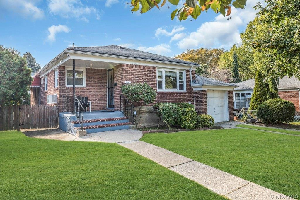 Photo of 5310 Overbrook Street, Douglaston, NY 11362 (MLS # 1055044)