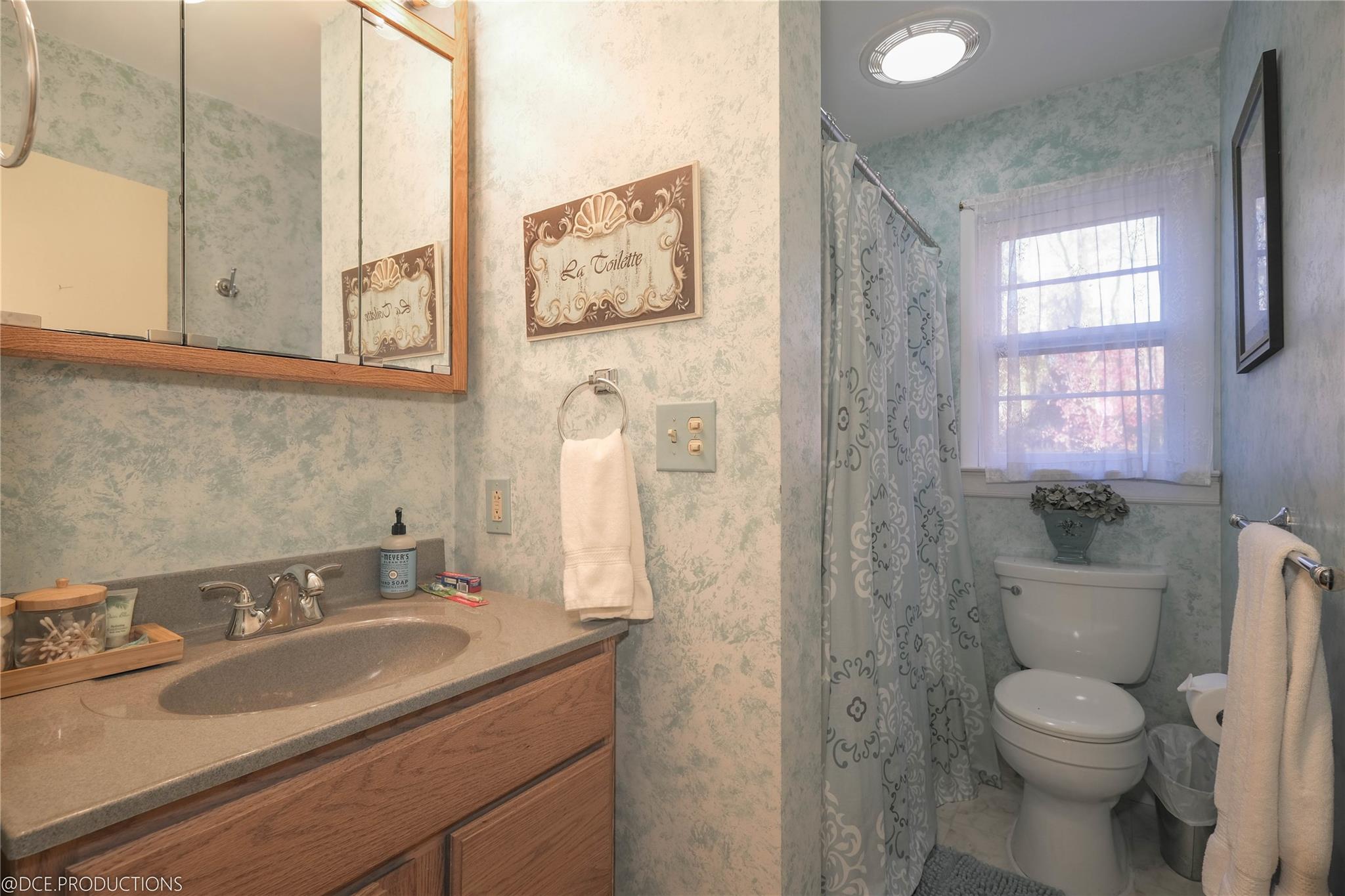 Rhinebeck, New York 12572, United States, 2 Bedrooms Bedrooms, ,2 BathroomsBathrooms,Residential,Active,158636