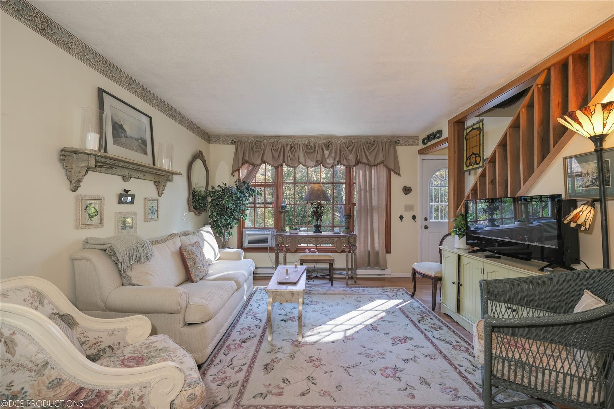 Rhinebeck, New York 12572, United States, 2 Bedrooms Bedrooms, ,2 BathroomsBathrooms,Residential,Active,158636