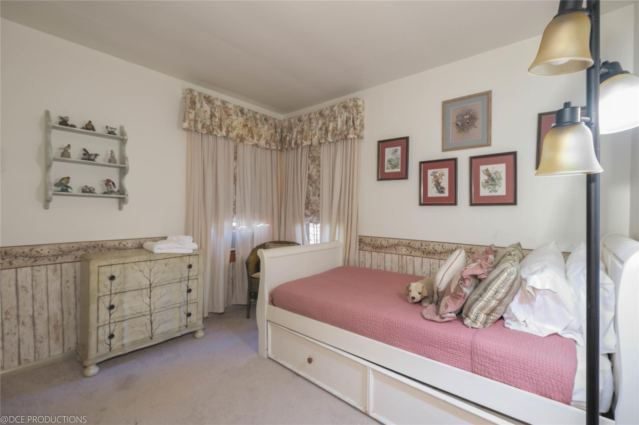 Rhinebeck, New York 12572, United States, 2 Bedrooms Bedrooms, ,2 BathroomsBathrooms,Residential,Active,158636