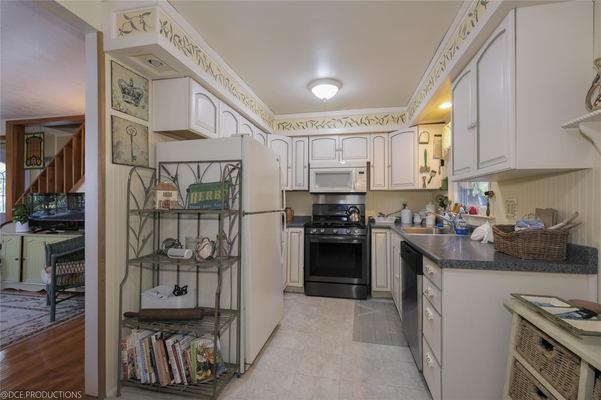 Rhinebeck, New York 12572, United States, 2 Bedrooms Bedrooms, ,2 BathroomsBathrooms,Residential,Active,158636