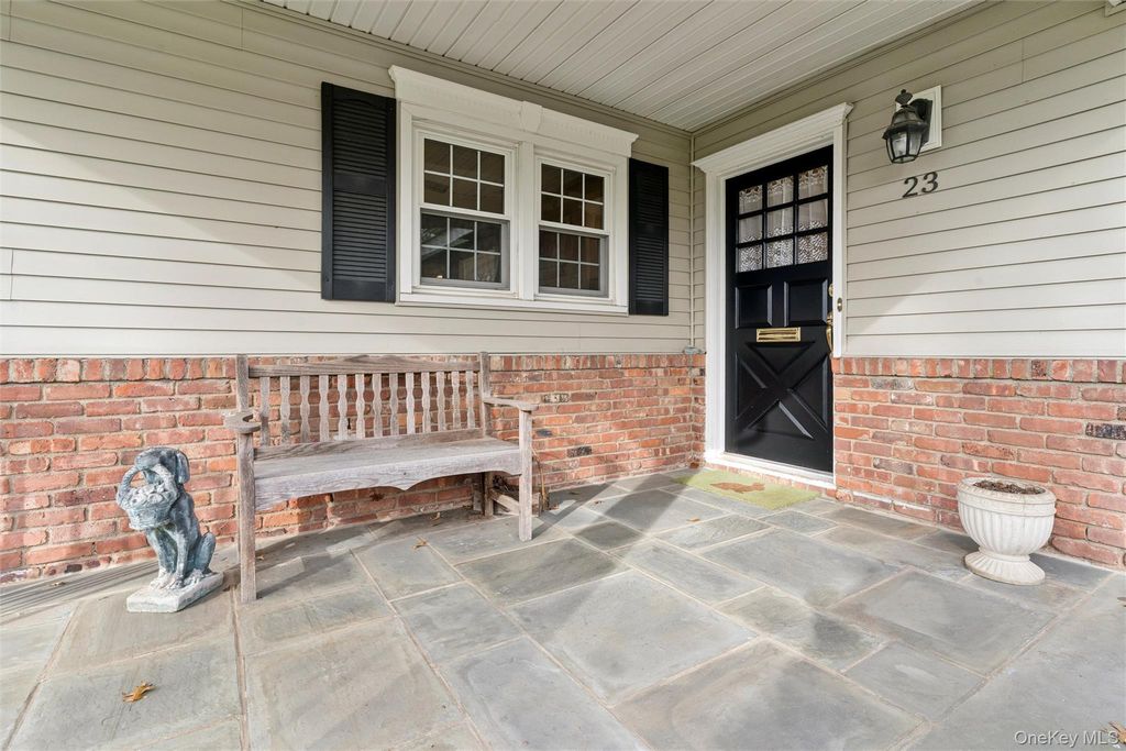 Photo of 23 Saint Pauls Place, Garden City, NY 11530 (MLS # 942028)