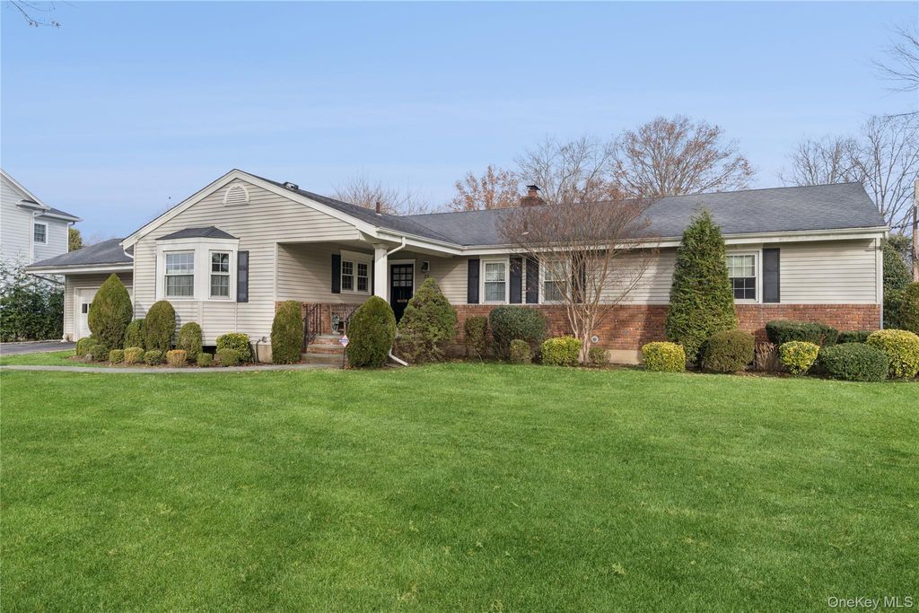 Photo of 23 Saint Pauls Place, Garden City, NY 11530 (MLS # 942028)