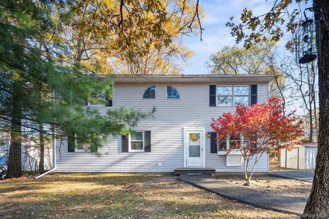 Photo of 104 Riley Road, New Windsor, NY 12553 (MLS # 928785)