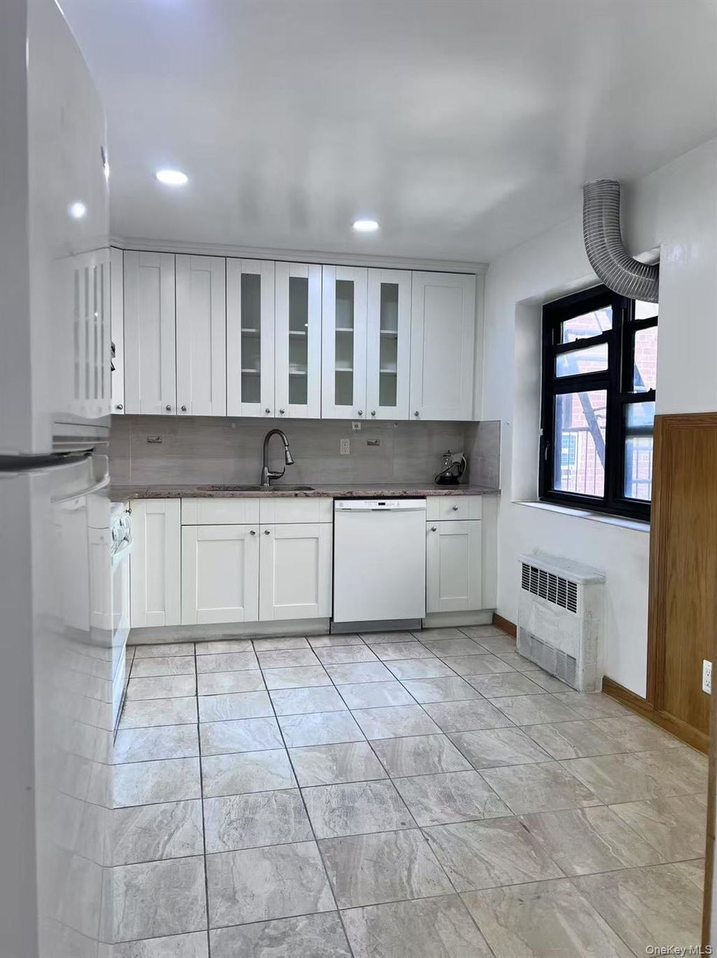 Photo of 138-20 31 Road #2C, Flushing, NY 11354 (MLS # 980905)