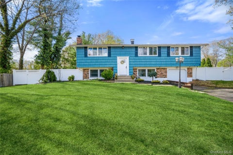 Homes For Sale - 12 Branch Lane<br/> East Setauket, NY 11733