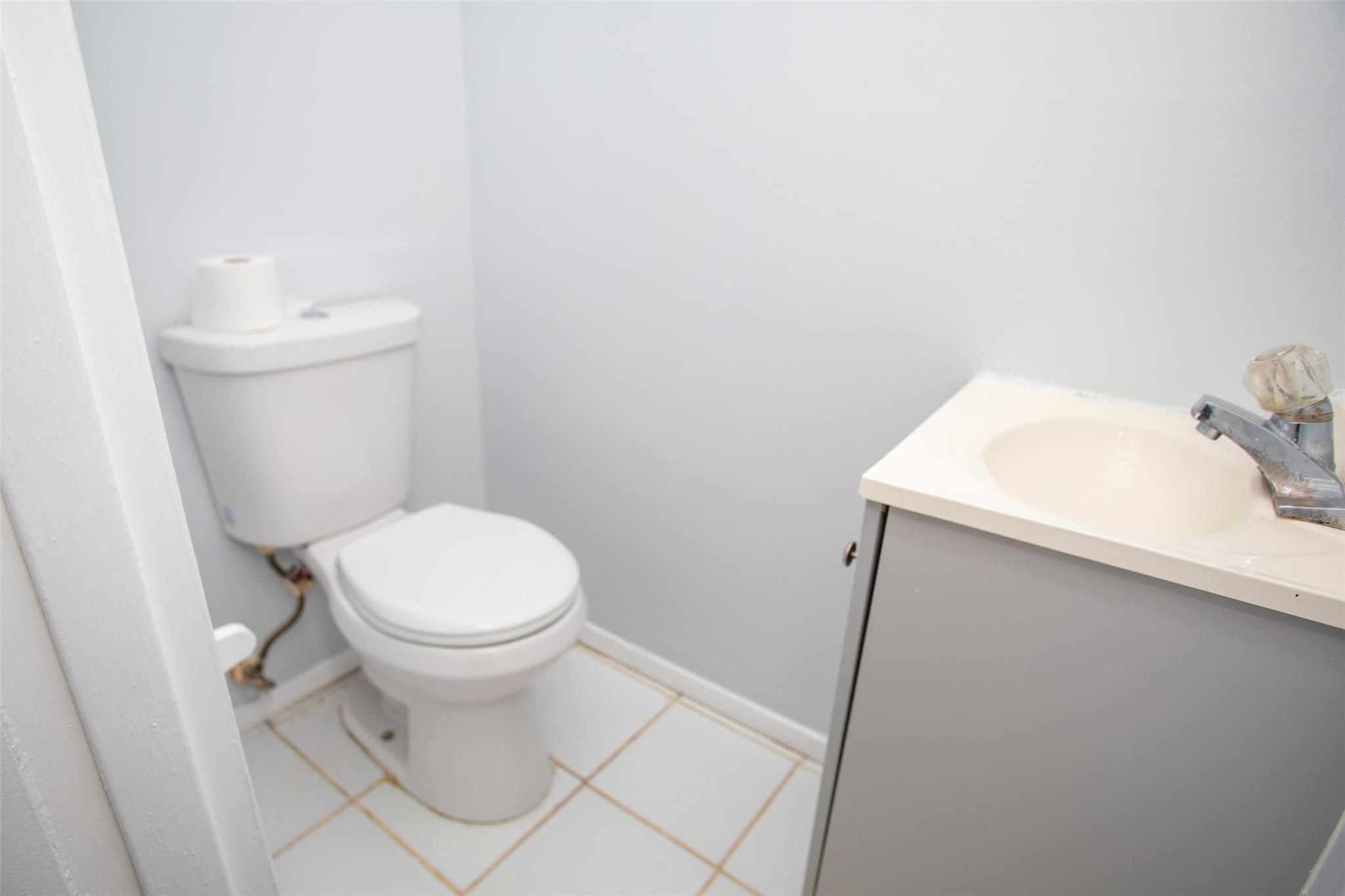 5 Ethan Allen Court, Ridge, New York image 21