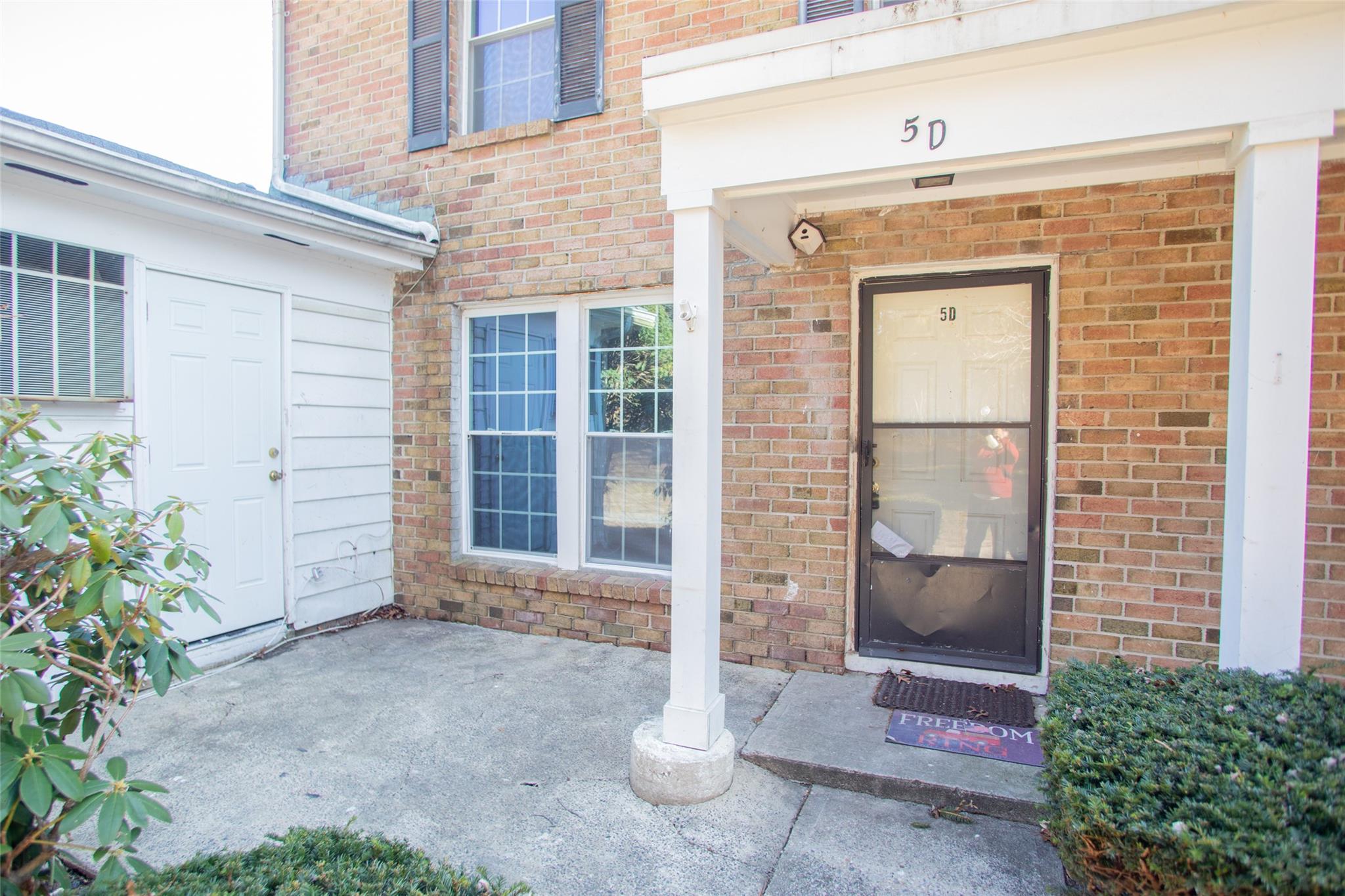 5 Ethan Allen Court, Ridge, New York image 1