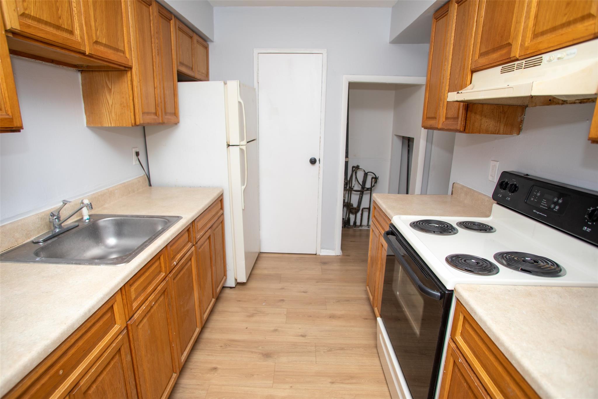 5 Ethan Allen Court, Ridge, New York image 17