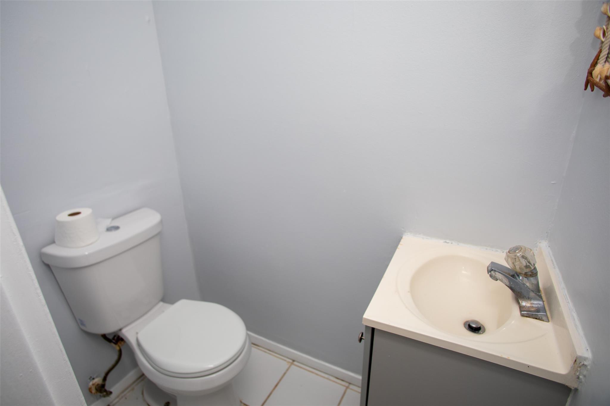 5 Ethan Allen Court, Ridge, New York image 19