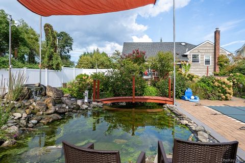 Photo of 316 Scranton Avenue, Lynbrook, NY 11563 (MLS # 912267)