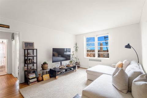 Homes For Sale - 5614 Netherland Avenue #5C<br/> Bronx, NY 10471