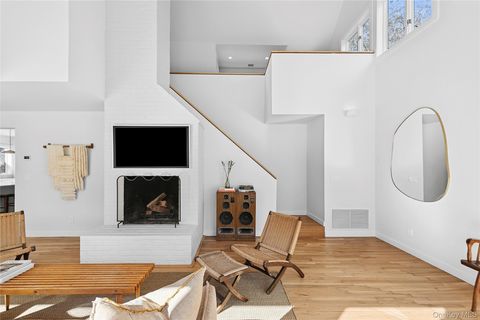 34 Floyd Street East Hampton NY 11937