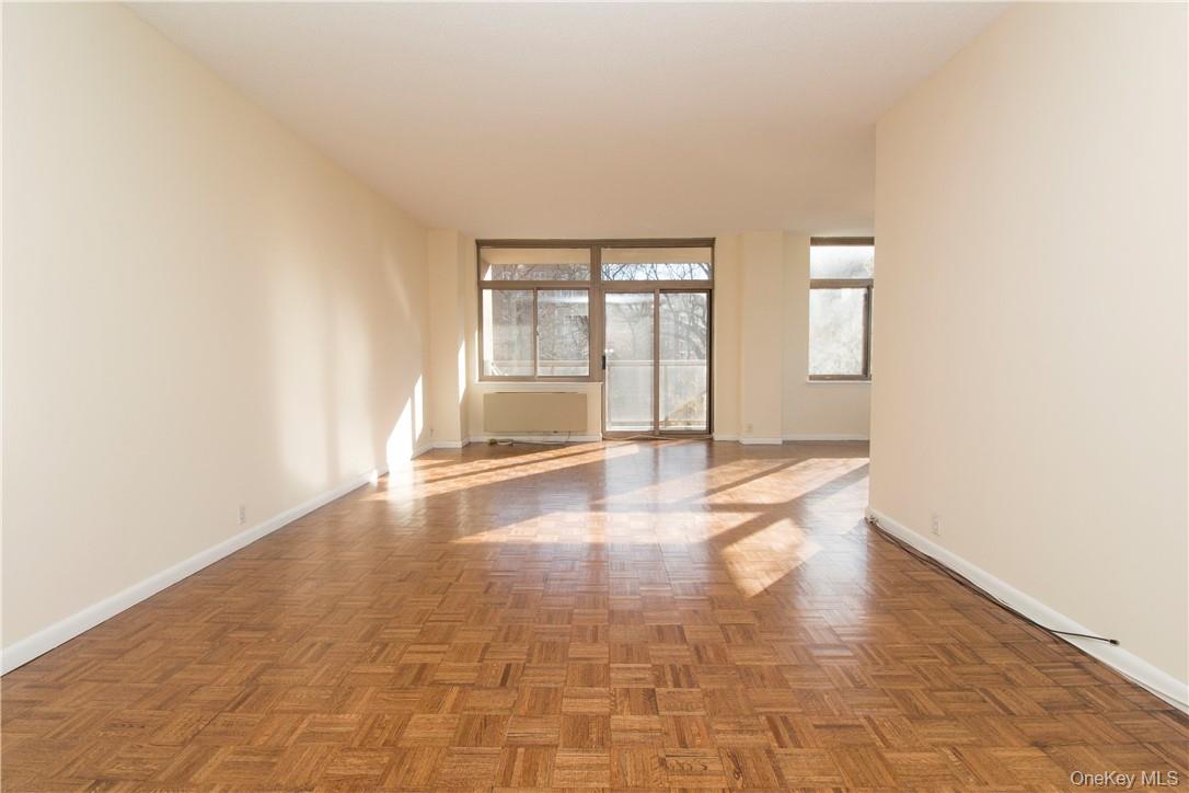 35 N Chatsworth Avenue 4V