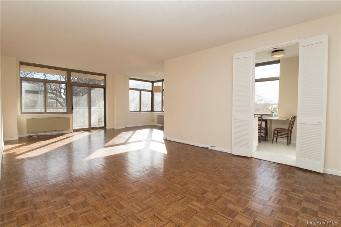 35 N Chatsworth Avenue 4V