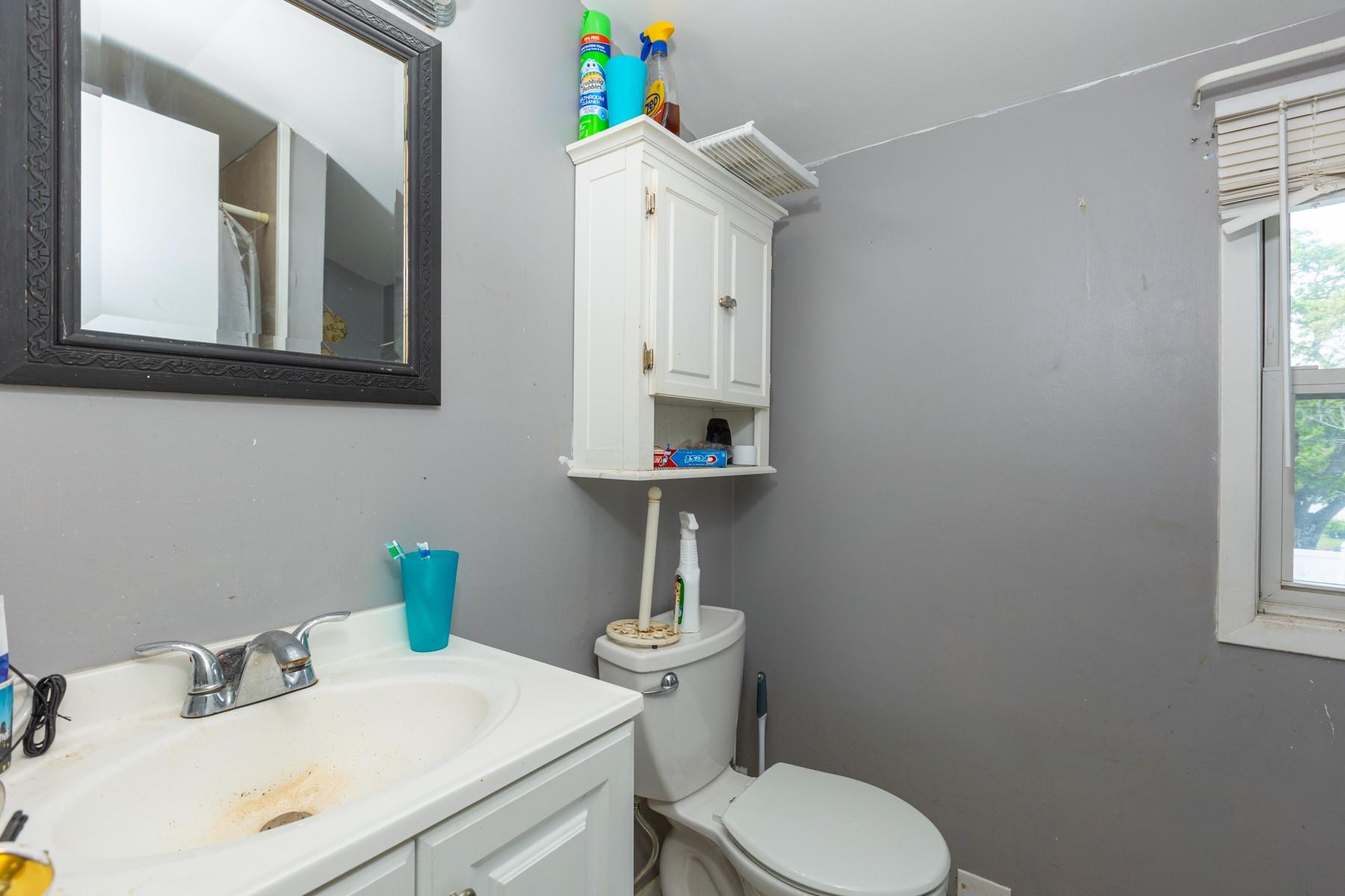 1340 Lombardy Boulevard, Bay Shore, New York image 15