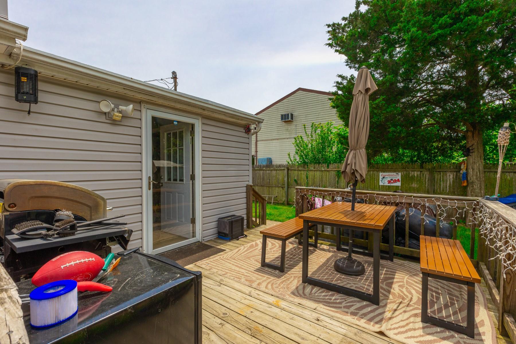 1340 Lombardy Boulevard, Bay Shore, New York image 21