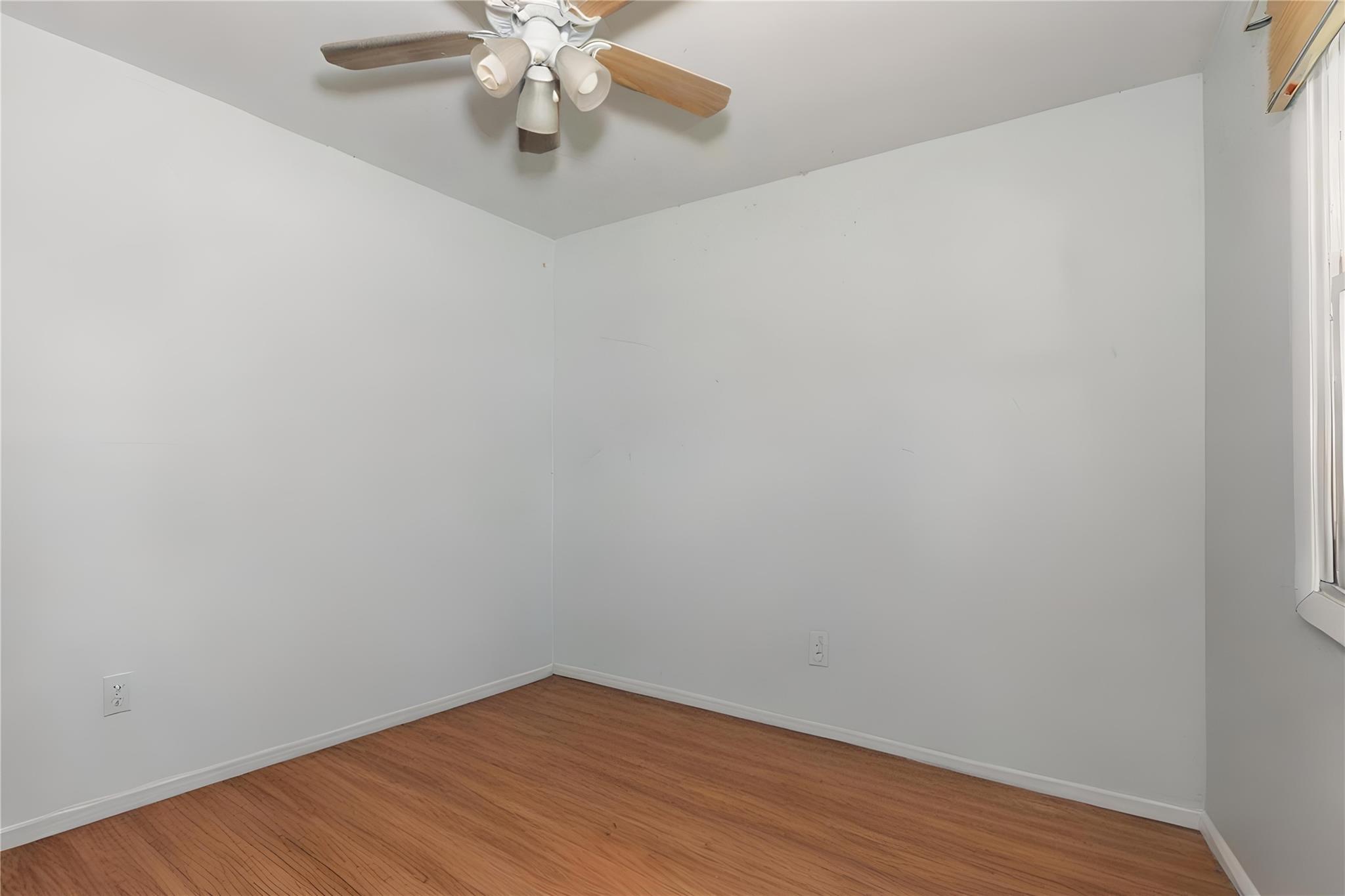 1340 Lombardy Boulevard, Bay Shore, New York image 25