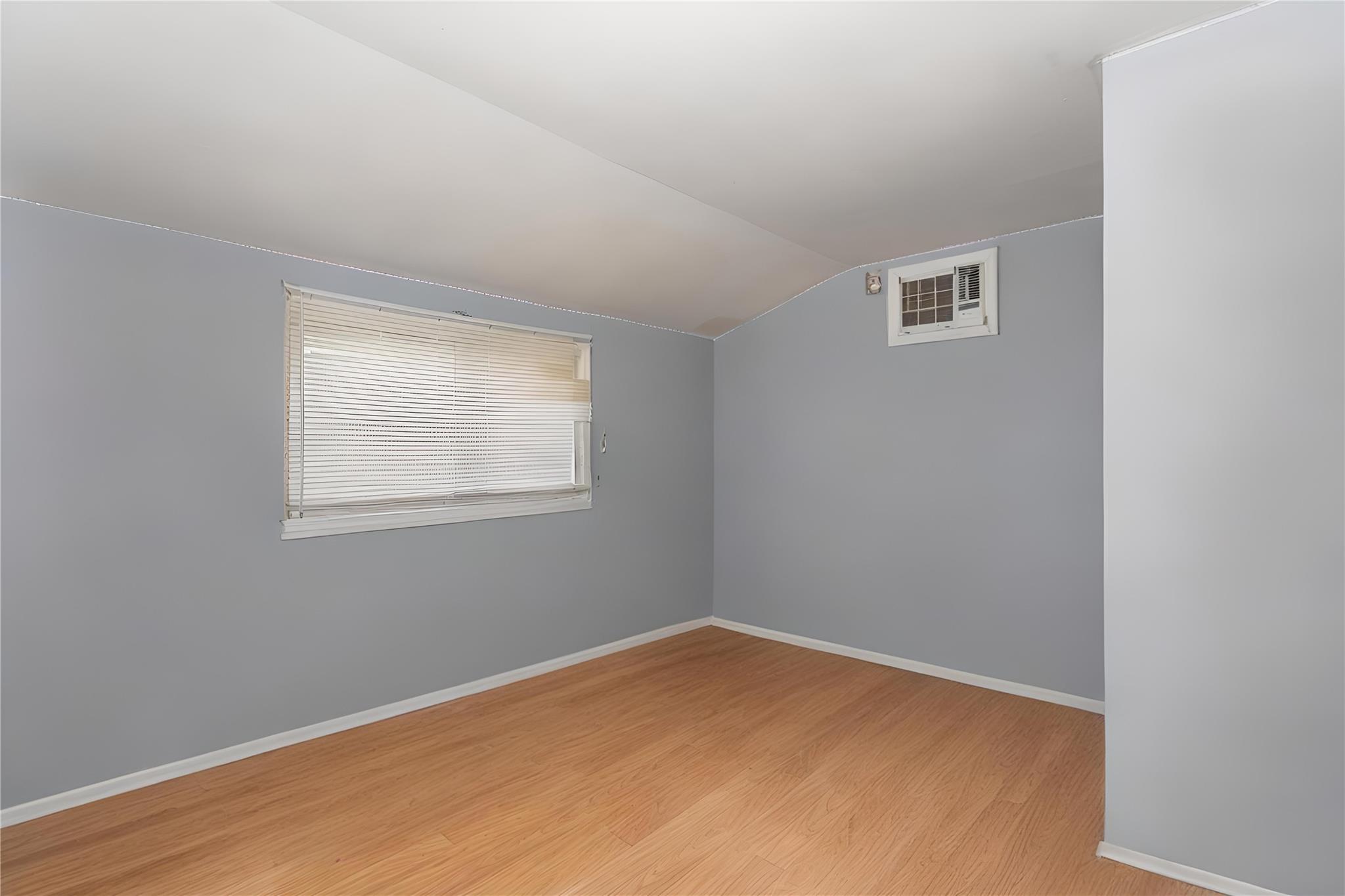 1340 Lombardy Boulevard, Bay Shore, New York image 14