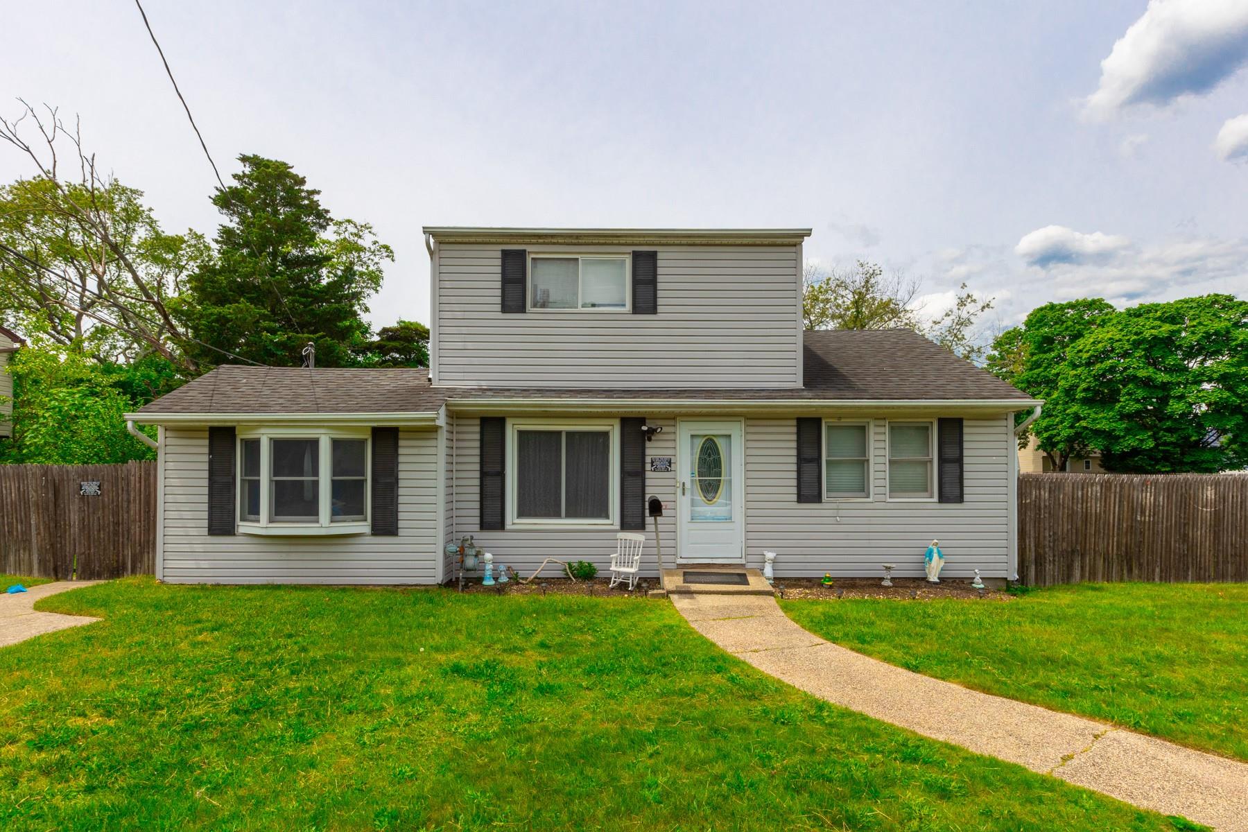 1340 Lombardy Boulevard, Bay Shore, New York image 1