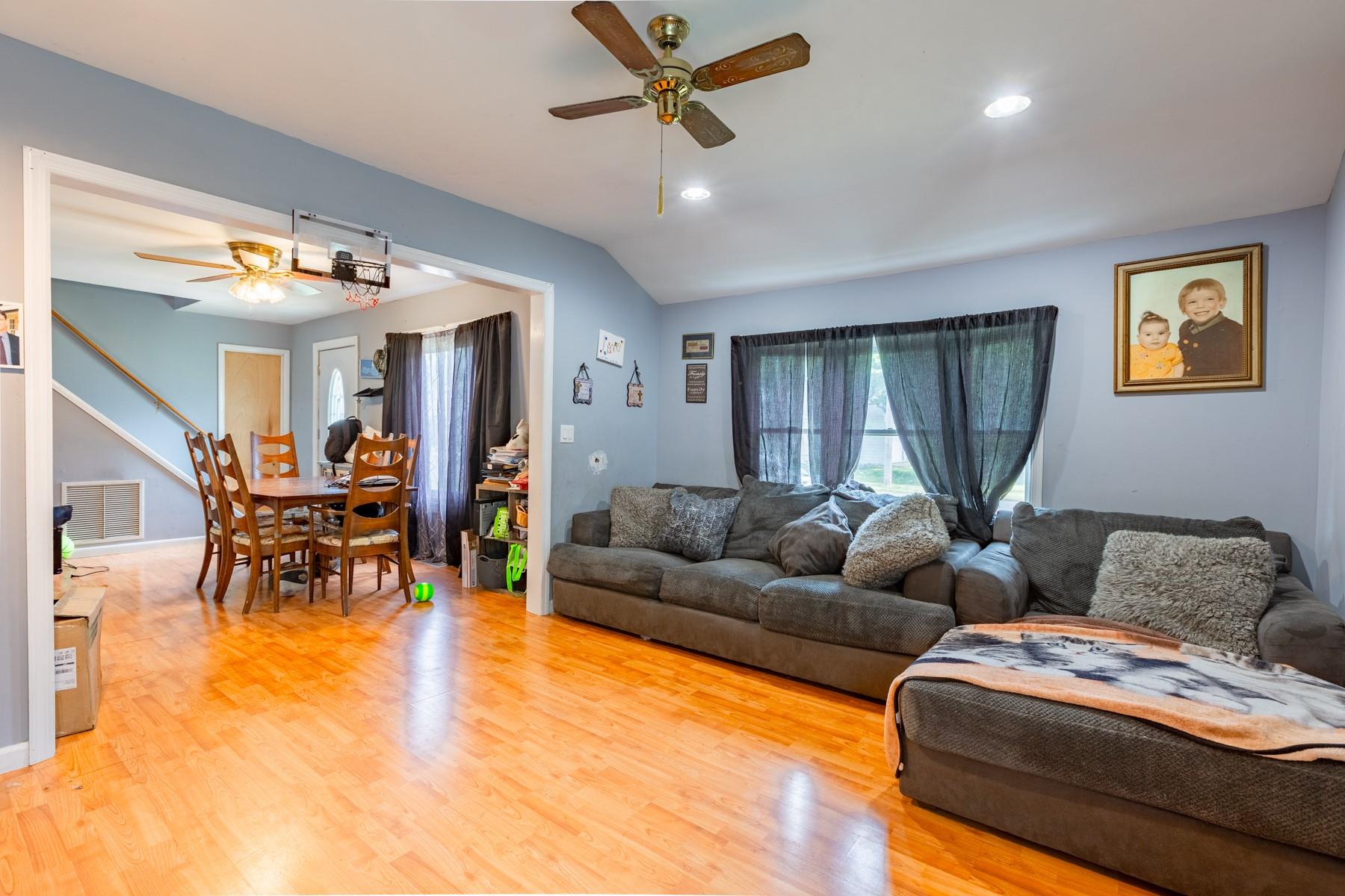 1340 Lombardy Boulevard, Bay Shore, New York image 9