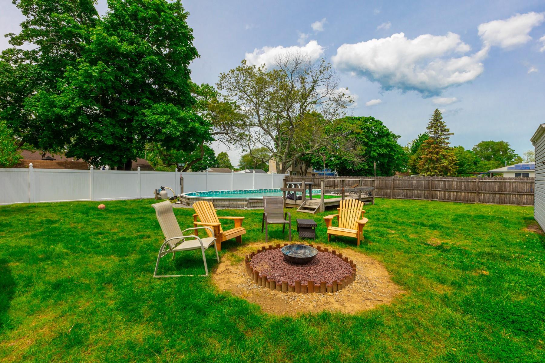 1340 Lombardy Boulevard, Bay Shore, New York image 22