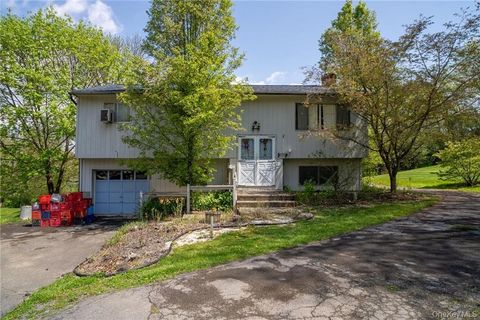 52 Surrey Road Chester NY 10918
