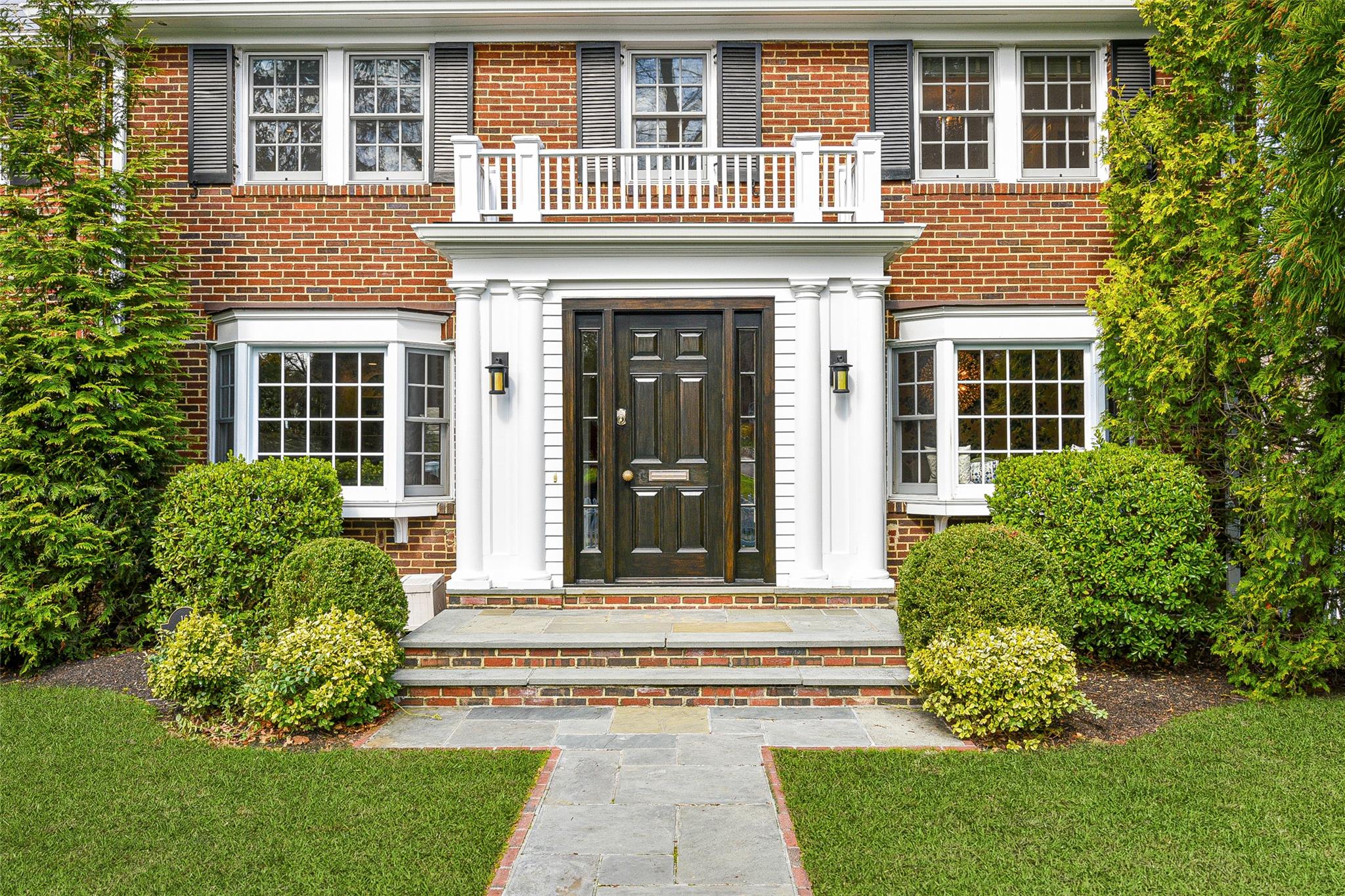 16 Locust Avenue, Larchmont, New York image 2