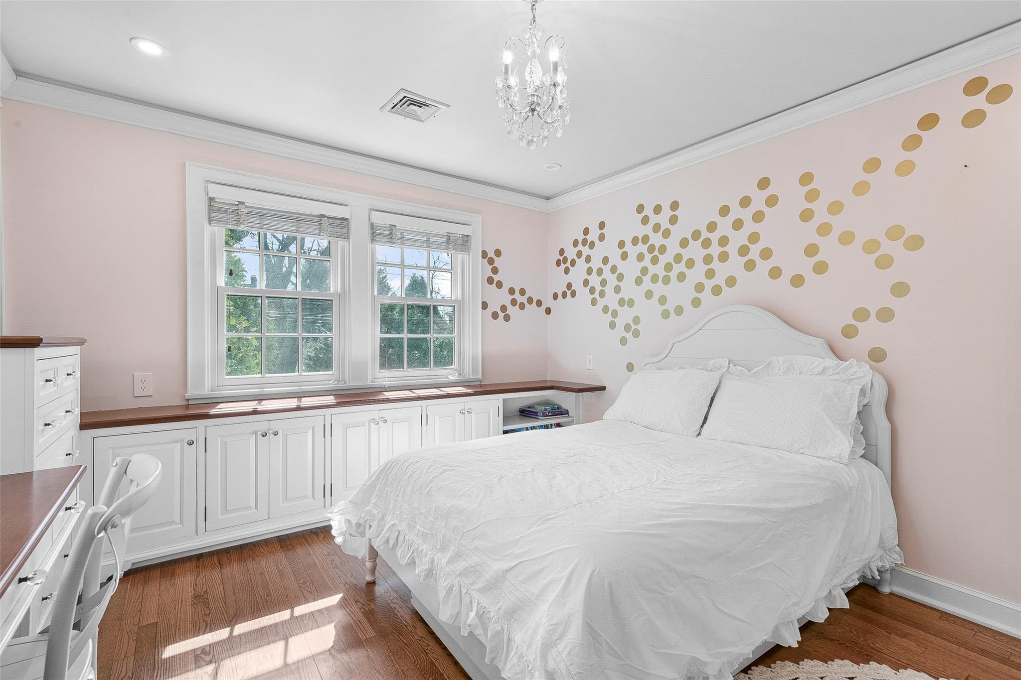 16 Locust Avenue, Larchmont, New York image 31