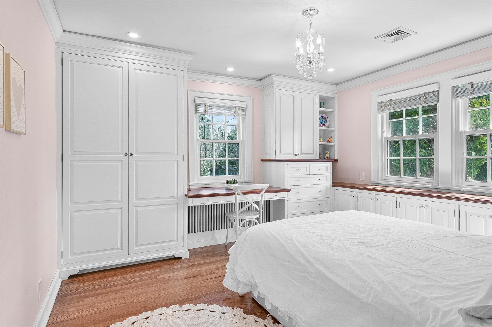16 Locust Avenue, Larchmont, New York image 32