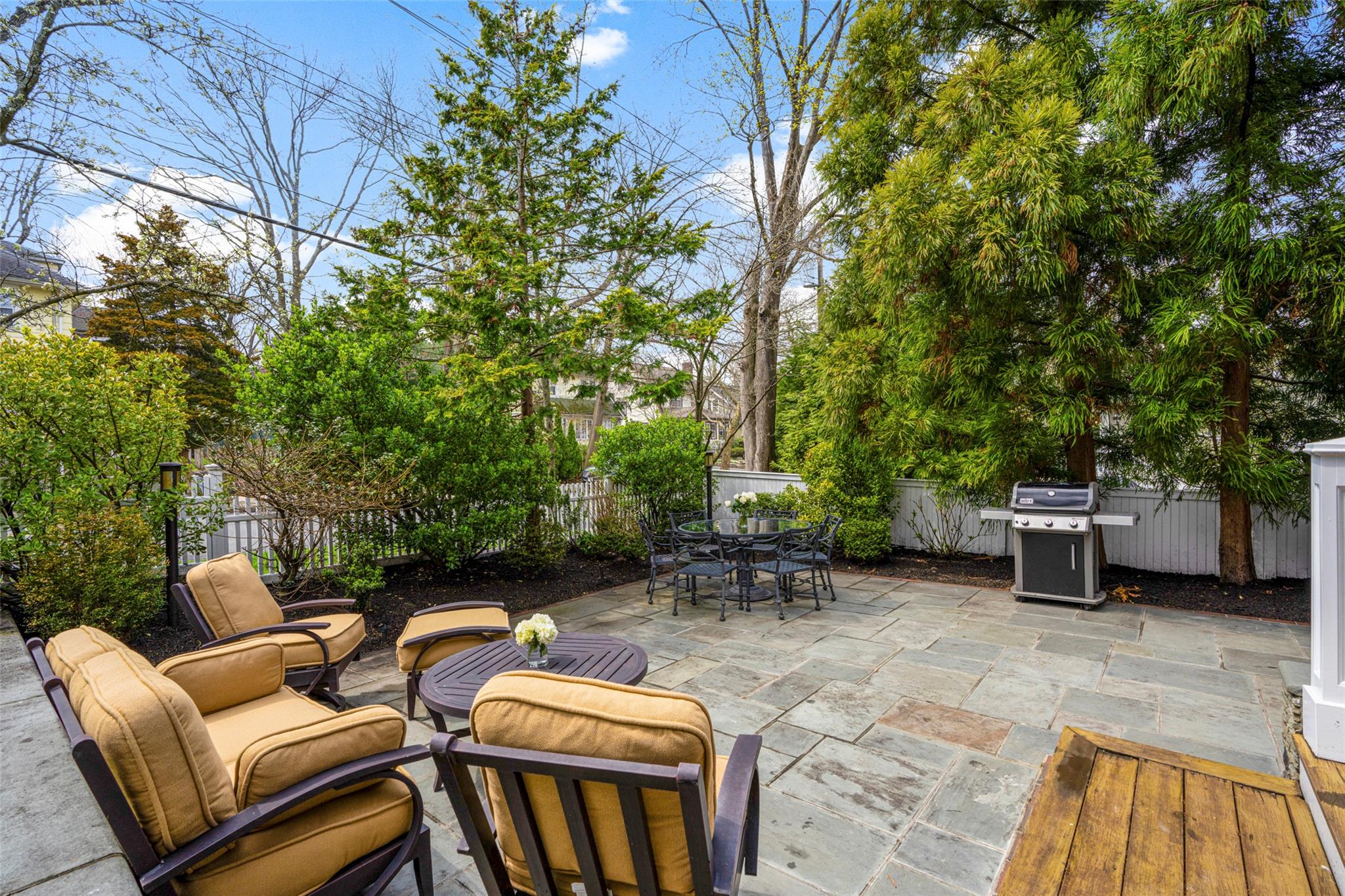 16 Locust Avenue, Larchmont, New York image 25