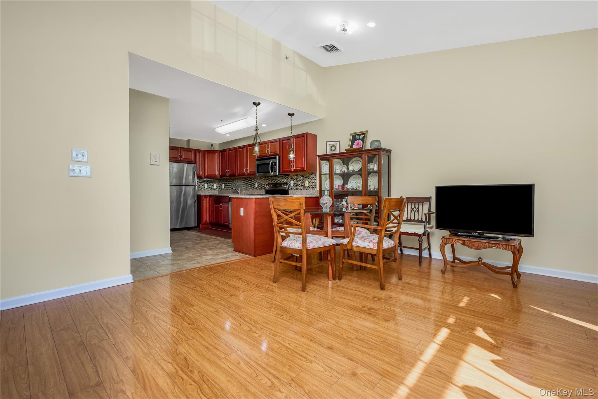 212 Willow Lane - Photo 2